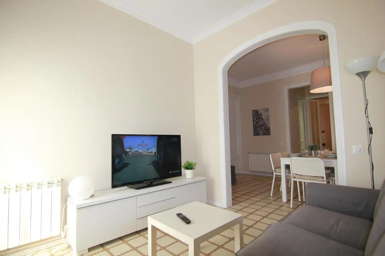 Corsega - Apartment In The Center Of Barcelona 0*,  Spain