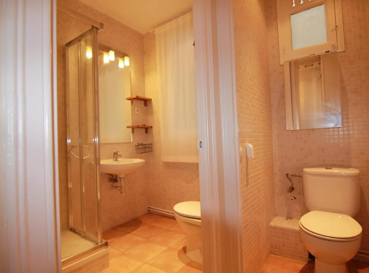 Corsega - Apartment In The Center Of Barcelona 0*,  Spain