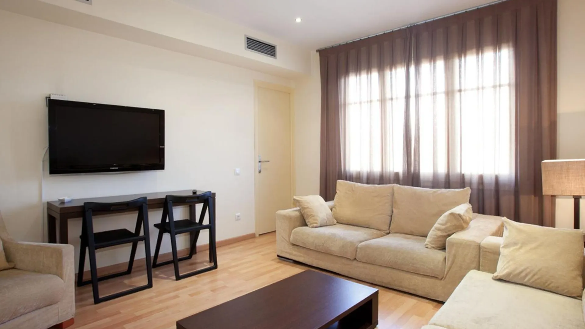 Corsega - Apartment In The Center Of Barcelona