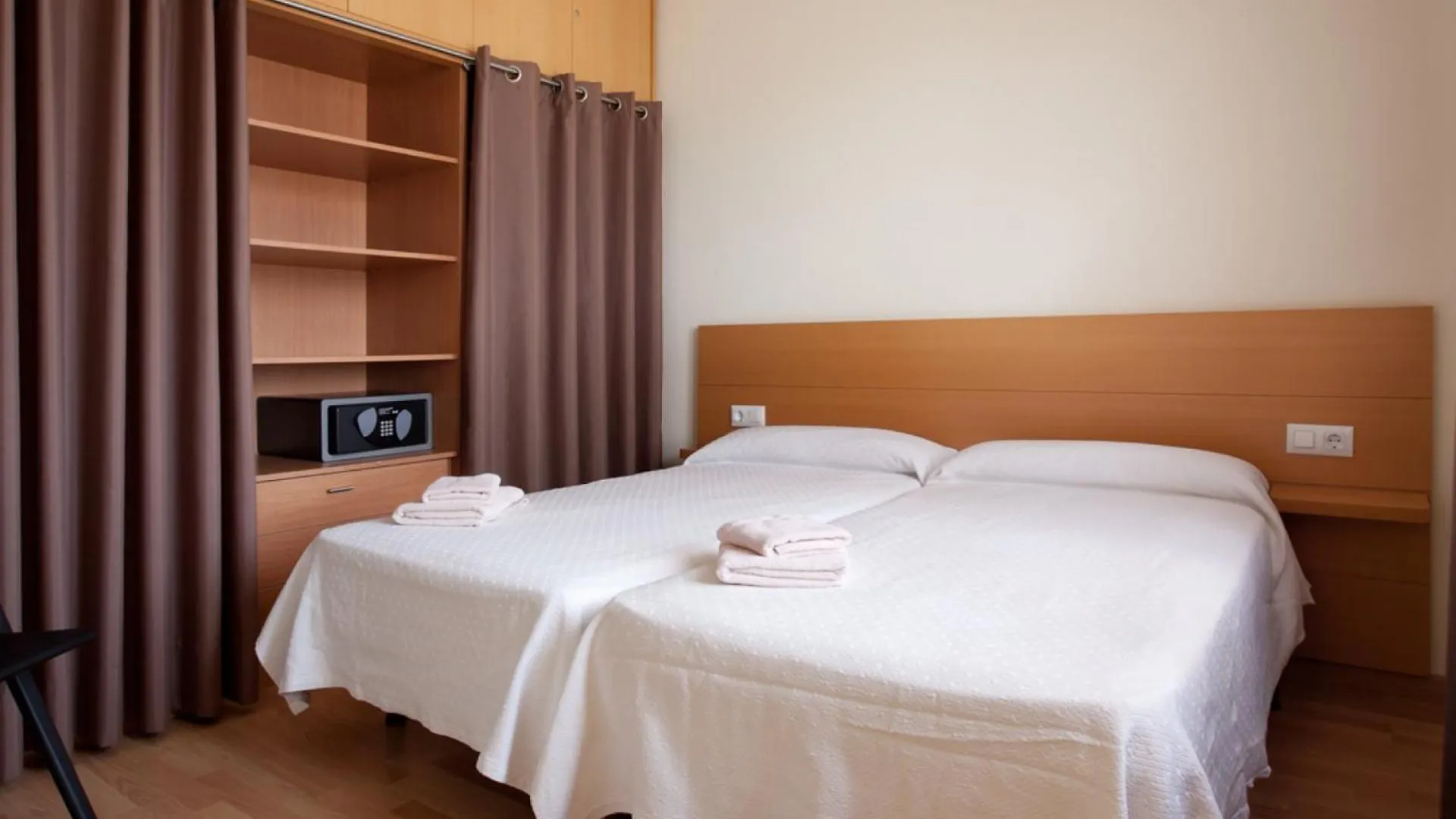 Corsega - Apartment In The Center Of Barcelona